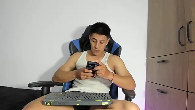 dorman boy online show from February 2026 02:54:01 AM