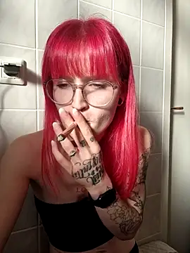 SkinnyGinny online show from November 2025 09:42:01 AM