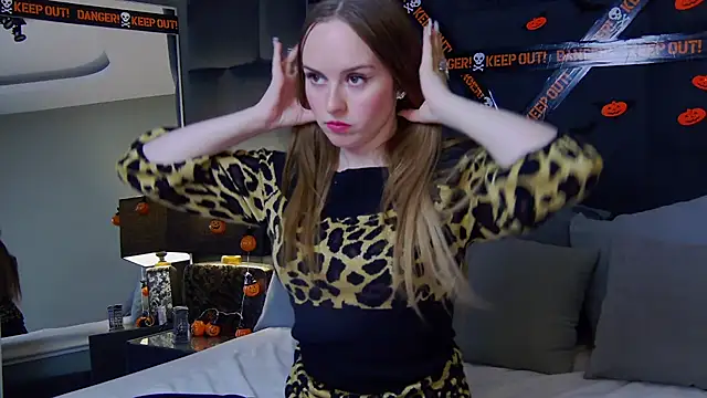 MollyMazer online show from November 2025 09:11:01 AM