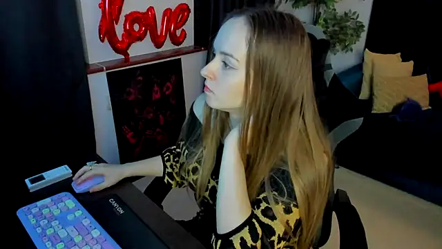 MollyMazer online show from November 2025 07:10:01 AM