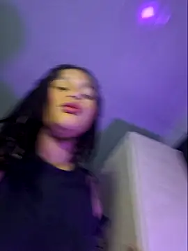 Sarah Foxx  online show from November 2025 05:27:01 PM