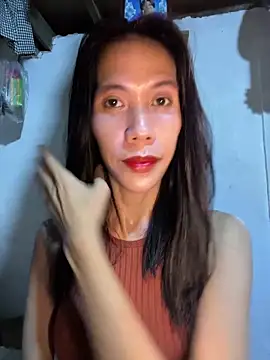 Snapshot of bellaUtops chatting on May 2026 12:56:01 PM bellaUtops online show from May 2026 12:56:01 PM