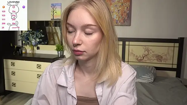 ShanelTunon online show from November 2025 07:02:02 PM