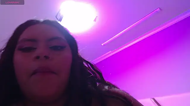 GiselJones online show from November 2025 07:41:02 PM