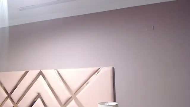 GiselJones online show from November 2025 07:38:01 PM