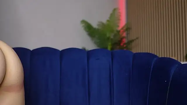 aaylinn x online show from December 2025 01:27:01 PM