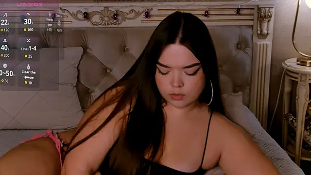 NaomiAster online show from November 2025 09:52:02 AM