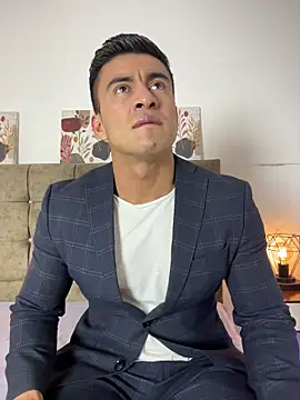 Chris Clarck online show from December 2025 08:02:01 PM