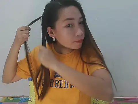 Wild hot Lyn online show from November 2025 04:29:02 PM