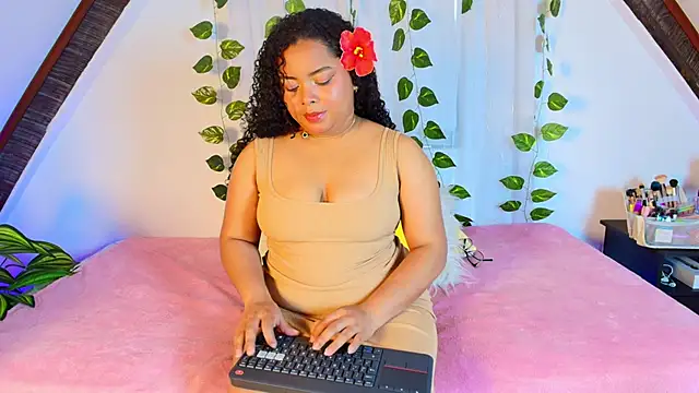 Snapshot of alanaa_gomezz chatting on May 2026 06:39:01 PM alanaa gomezz online show from May 2026 06:39:01 PM