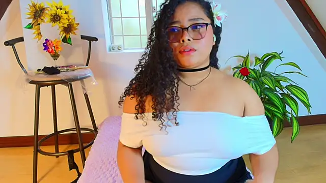 Snapshot of alanaa_gomezz chatting on July 2026 06:33:01 PM alanaa gomezz online show from July 2026 06:33:01 PM