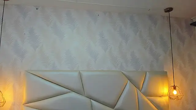 laurettedela rouse online show from November 2025 11:09:02 AM