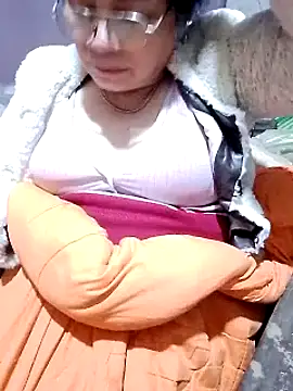 small-house123 online show from November 2025 10:12:01 PM