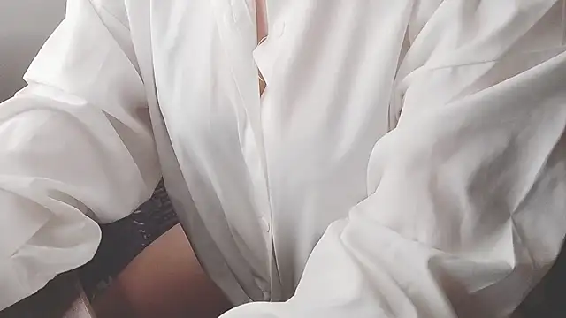 Sunny-Aurora online show from November 2025 02:46:02 AM