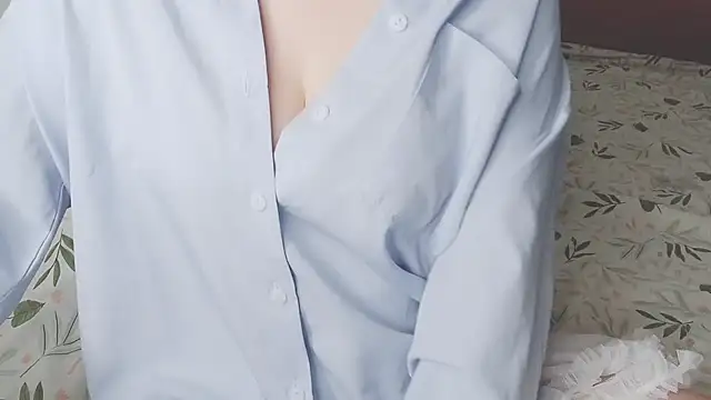 Sunny-Aurora online show from November 2025 02:45:02 AM