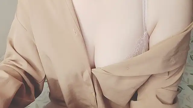 Sunny-Aurora online show from November 2025 03:37:02 AM