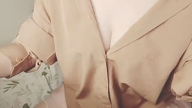 Sunny-Aurora online show from November 2025 03:23:02 AM