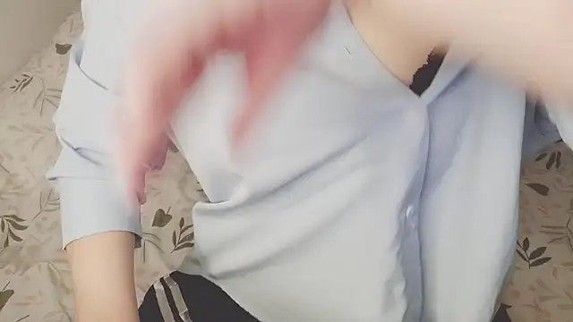 Sunny-Aurora online show from November 2025 04:01:01 AM