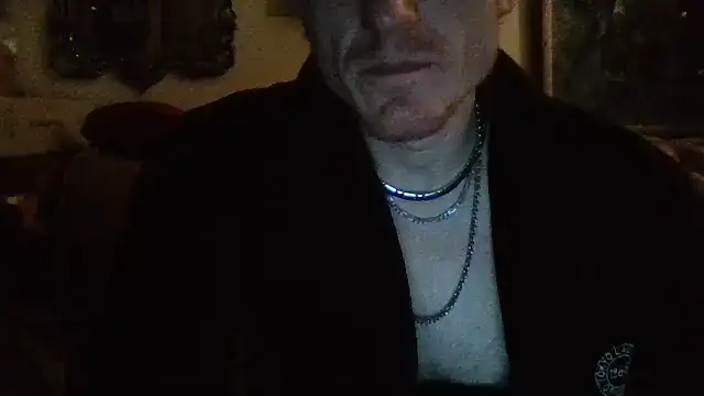 Snapshot of jigglethaypussi chatting on December 2025 01:32:01 AM jigglethaypussi online show from December 2025 01:32:01 AM