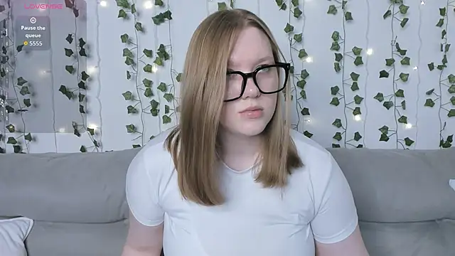 victoria pum  online show from November 2025 02:07:02 PM