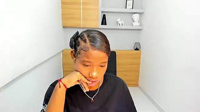 ValentinaRose4 online show from November 2025 01:21:02 PM