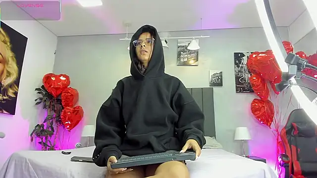 kendra london online show from February 2026 11:18:01 AM