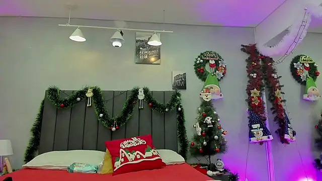 maddy  moon online show from December 2025 04:30:02 AM