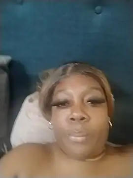 BiancaClarkson online show from November 2025 05:02:01 PM