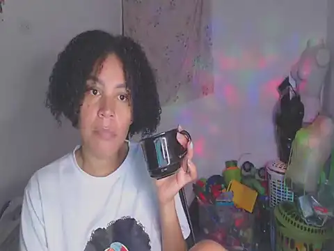 Snapshot of shayna_cute chatting on May 2026 01:57:16 AM shayna cute online show from May 2026 01:57:16 AM