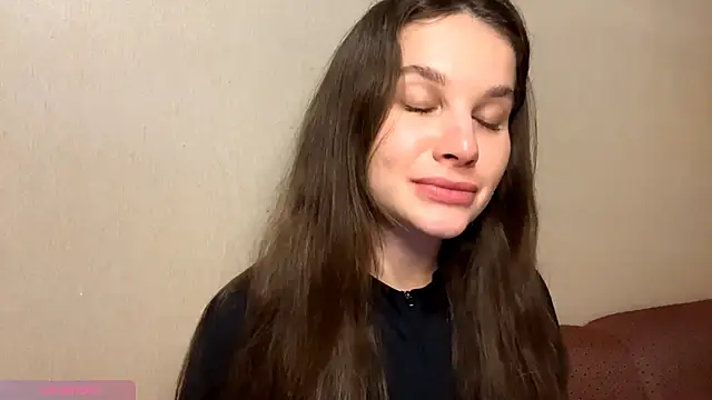 Luna Blossom online show from November 2025 02:39:02 AM