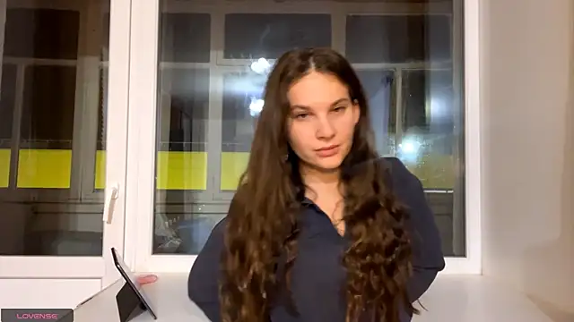 Luna Blossom online show from November 2025 02:28:01 AM