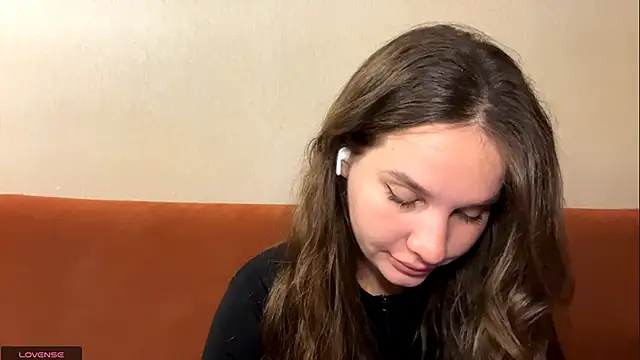 Luna Blossom online show from November 2025 02:12:02 AM