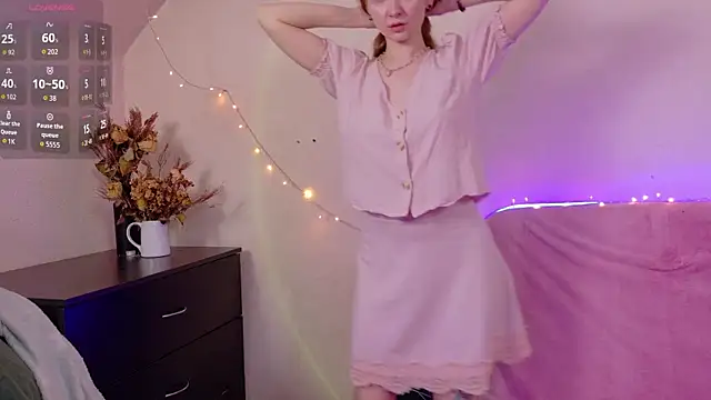 TinyMuse  online show from November 2025 11:43:02 AM