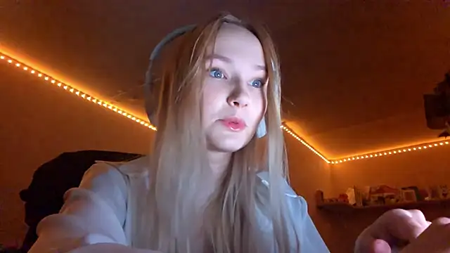 KarinRobertson online show from November 2025 05:34:01 PM