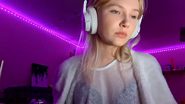 KarinRobertson online show from November 2025 05:24:01 PM