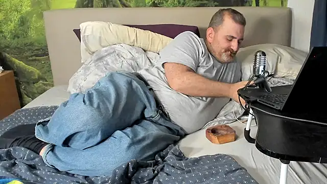 chubbydaddybearluka online show from December 2025 04:11:02 AM