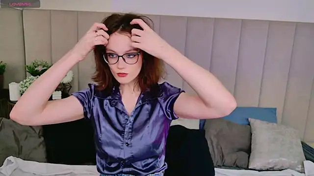 KathleenDioiz online show from November 2025 01:11:01 PM