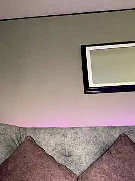 Naomii2 online show from November 2025 09:26:01 PM