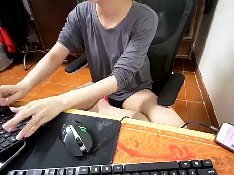 ---Lusi03--- online show from December 2025 03:19:02 PM