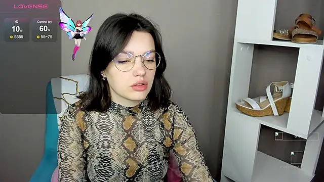 Snapshot of Karina_Kellyy chatting on November 2025 02:28:01 AM Karina Kellyy online show from November 2025 02:28:01 AM