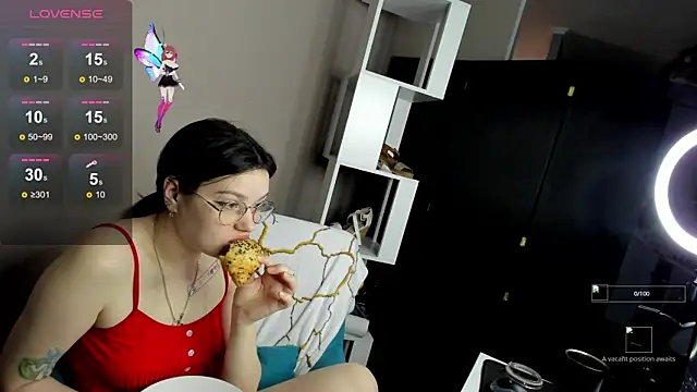 Snapshot of Karina_Kellyy chatting on December 2025 02:32:02 AM Karina Kellyy online show from December 2025 02:32:02 AM