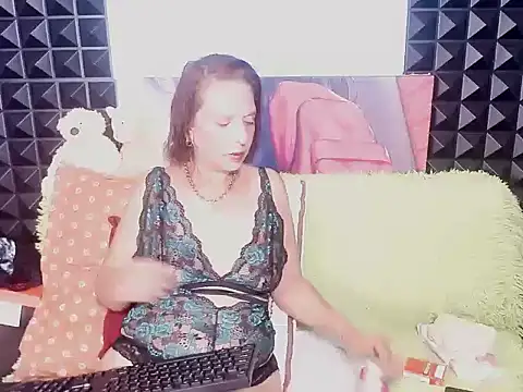 Snapshot of Hot_queen57 chatting on November 2025 08:14:02 AM Hot queen57 online show from November 2025 08:14:02 AM