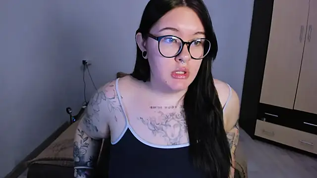 HitoMi2 online show from November 2025 11:10:03 AM