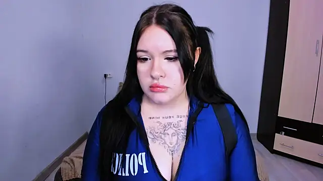 HitoMi2 online show from November 2025 09:32:02 AM