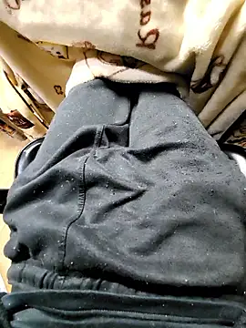 yuyuyu23565 online show from November 2025 01:10:01 PM