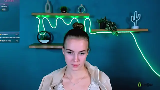 lana shine  online show from November 2025 05:23:02 PM