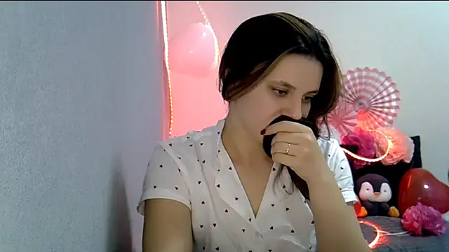 KiraHoney online show from February 2026 07:32:02 PM