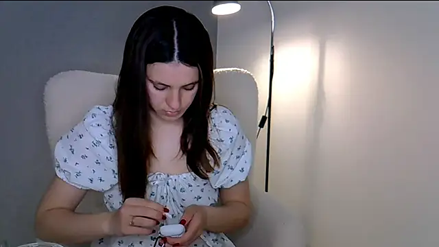 KiraHoney online show from April 2026 08:31:02 PM