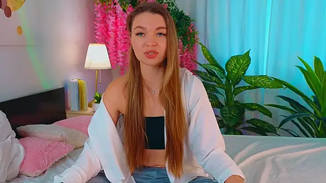 Snapshot of MaryHamilton chatting on November 2025 11:56:02 AM MaryHamilton online show from November 2025 11:56:02 AM