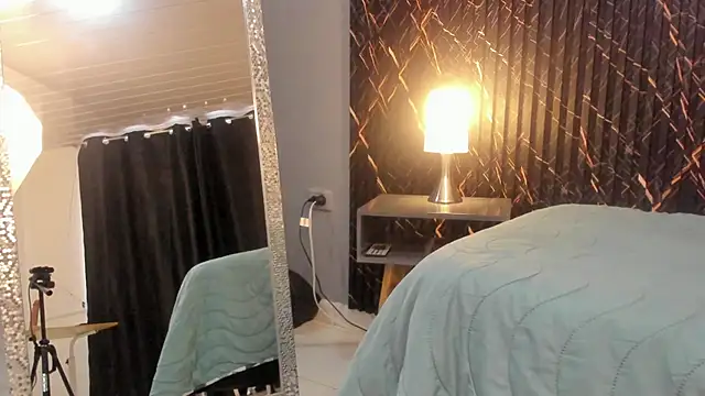 clara heat online show from November 2025 07:57:01 PM